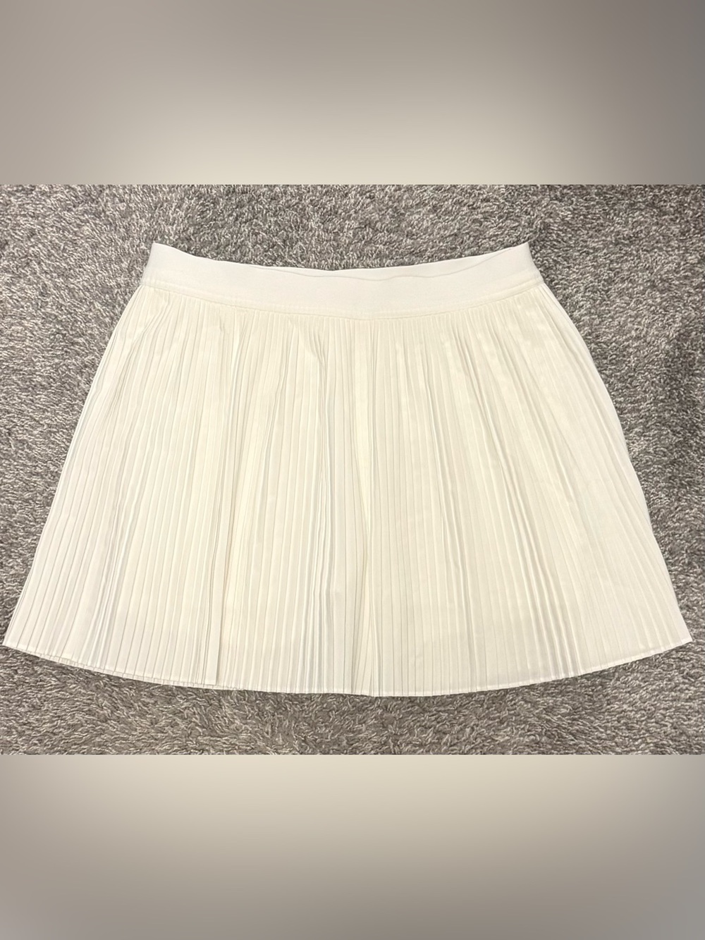 EUC Women’s GapFit Pleated Skort, White, Size L